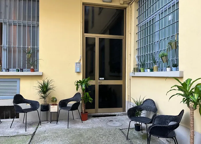 Regina In Porta Romana 3 - Sky Tv, Wifi & Breakfast Box